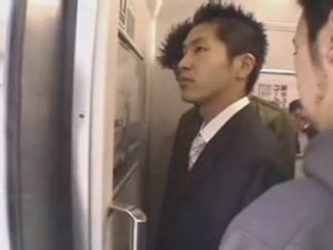 【ゲイ動画ビデオ】満員電車でスーツ姿のイケメンが2人の男に痴漢をされてしまいアナルセックスもさせられる！